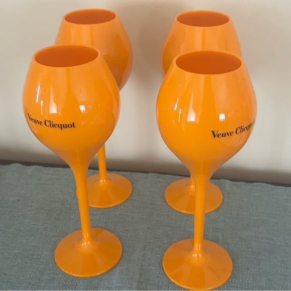 Veuve Clicqout 4 pc goblet set - Picture 2 of 3